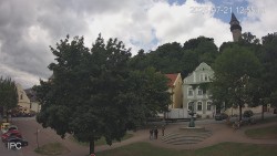 Náměstí, Hrad a Trůba