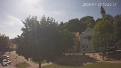 Náměstí, Hrad a Trůba