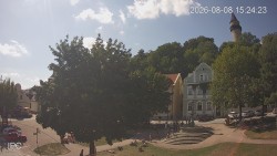 Náměstí, Hrad a Trůba