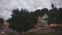 Náměstí, Hrad a Trůba