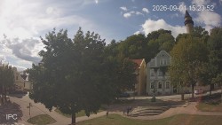Náměstí, Hrad a Trůba