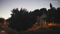 Náměstí, Hrad a Trůba