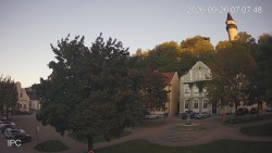 Náměstí, Hrad a Trůba