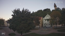 Náměstí, Hrad a Trůba
