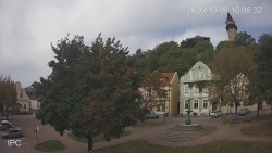 Náměstí, Hrad a Trůba