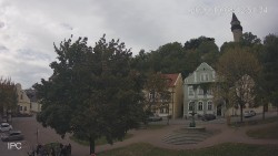 Náměstí, Hrad a Trůba