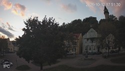 Náměstí, Hrad a Trůba