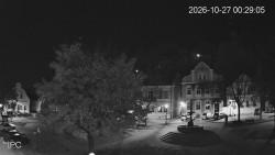 Náměstí, Hrad a Trůba
