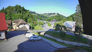 Obec Rusava - Kamera u Jubilejní ZŠ T. G. Masaryka a MŠ - 14.6.2025 v 07:00 Obec Rusava - Kamera u Jubilejní ZŠ T. G. Masaryka a MŠ - 14.6.2025 v 07:00