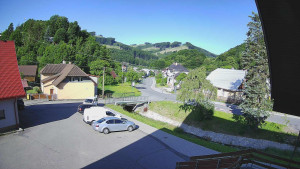 Obec Rusava - Kamera u Jubilejní ZŠ T. G. Masaryka a MŠ - 14.6.2025 v 08:00 Obec Rusava - Kamera u Jubilejní ZŠ T. G. Masaryka a MŠ - 14.6.2025 v 08:00