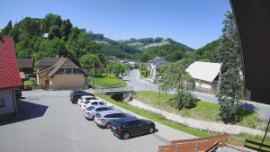 Obec Rusava - Kamera u Jubilejní ZŠ T. G. Masaryka a MŠ - 14.6.2025 v 11:00 Obec Rusava - Kamera u Jubilejní ZŠ T. G. Masaryka a MŠ - 14.6.2025 v 11:00