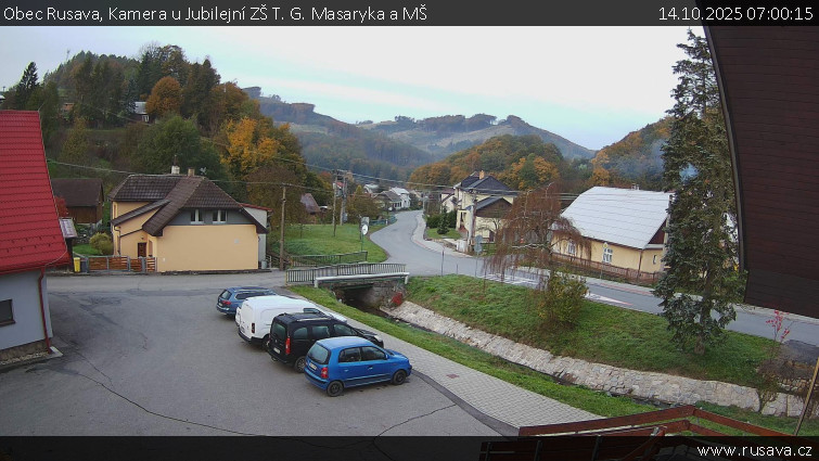 Obec Rusava - Kamera u Jubilejní ZŠ T. G. Masaryka a MŠ - 14.10.2025 v 07:00 Obec Rusava - Kamera u Jubilejní ZŠ T. G. Masaryka a MŠ - 14.10.2025 v 07:00