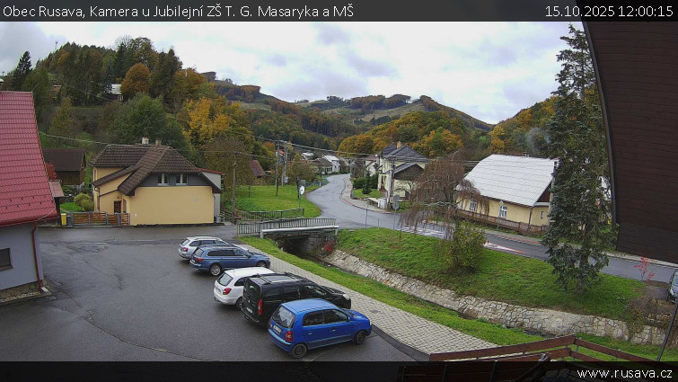 Obec Rusava - Kamera u Jubilejní ZŠ T. G. Masaryka a MŠ - 15.10.2025 v 12:00 Obec Rusava - Kamera u Jubilejní ZŠ T. G. Masaryka a MŠ - 15.10.2025 v 12:00
