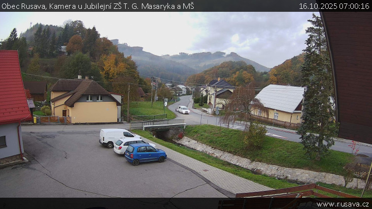 Obec Rusava - Kamera u Jubilejní ZŠ T. G. Masaryka a MŠ - 16.10.2025 v 07:00 Obec Rusava - Kamera u Jubilejní ZŠ T. G. Masaryka a MŠ - 16.10.2025 v 07:00
