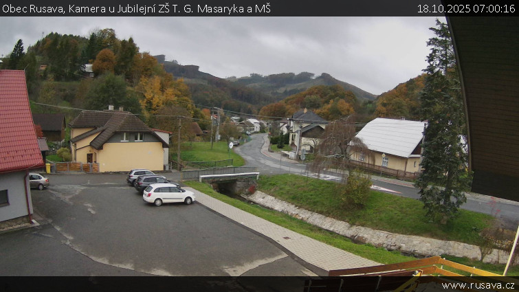 Obec Rusava - Kamera u Jubilejní ZŠ T. G. Masaryka a MŠ - 18.10.2025 v 07:00 Obec Rusava - Kamera u Jubilejní ZŠ T. G. Masaryka a MŠ - 18.10.2025 v 07:00