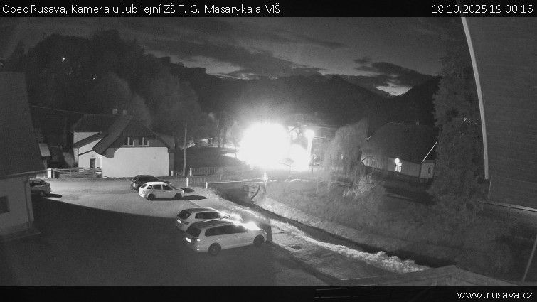 Obec Rusava - Kamera u Jubilejní ZŠ T. G. Masaryka a MŠ - 18.10.2025 v 19:00 Obec Rusava - Kamera u Jubilejní ZŠ T. G. Masaryka a MŠ - 18.10.2025 v 19:00