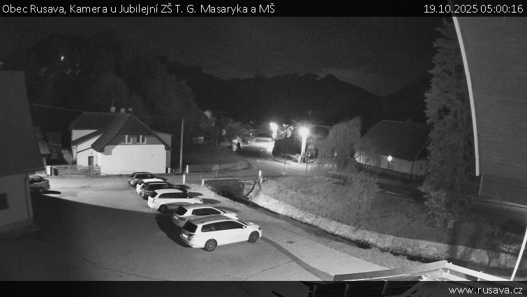 Obec Rusava - Kamera u Jubilejní ZŠ T. G. Masaryka a MŠ - 19.10.2025 v 05:00 Obec Rusava - Kamera u Jubilejní ZŠ T. G. Masaryka a MŠ - 19.10.2025 v 05:00