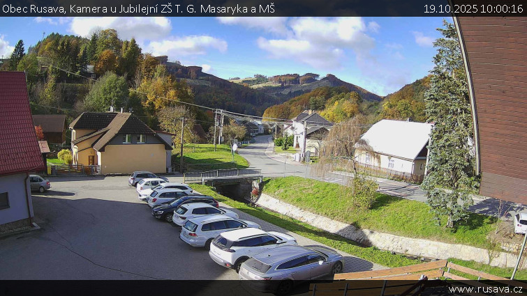Obec Rusava - Kamera u Jubilejní ZŠ T. G. Masaryka a MŠ - 19.10.2025 v 10:00 Obec Rusava - Kamera u Jubilejní ZŠ T. G. Masaryka a MŠ - 19.10.2025 v 10:00