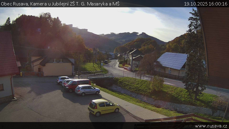 Obec Rusava - Kamera u Jubilejní ZŠ T. G. Masaryka a MŠ - 19.10.2025 v 16:00 Obec Rusava - Kamera u Jubilejní ZŠ T. G. Masaryka a MŠ - 19.10.2025 v 16:00