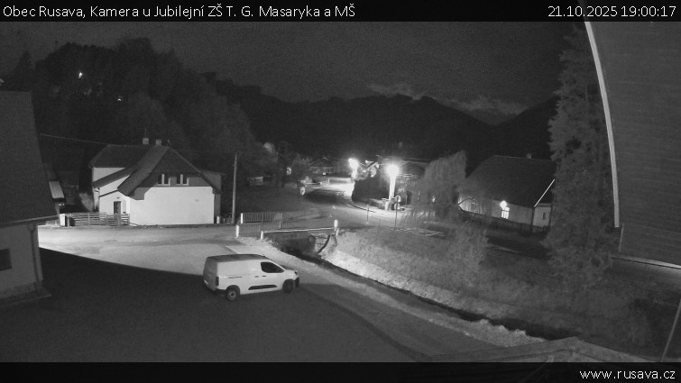 Obec Rusava - Kamera u Jubilejní ZŠ T. G. Masaryka a MŠ - 21.10.2025 v 19:00 Obec Rusava - Kamera u Jubilejní ZŠ T. G. Masaryka a MŠ - 21.10.2025 v 19:00