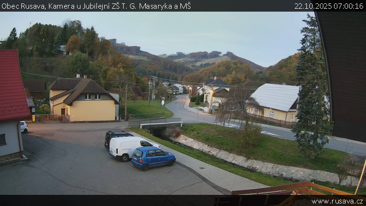 Obec Rusava - Kamera u Jubilejní ZŠ T. G. Masaryka a MŠ - 22.10.2025 v 07:00 Obec Rusava - Kamera u Jubilejní ZŠ T. G. Masaryka a MŠ - 22.10.2025 v 07:00