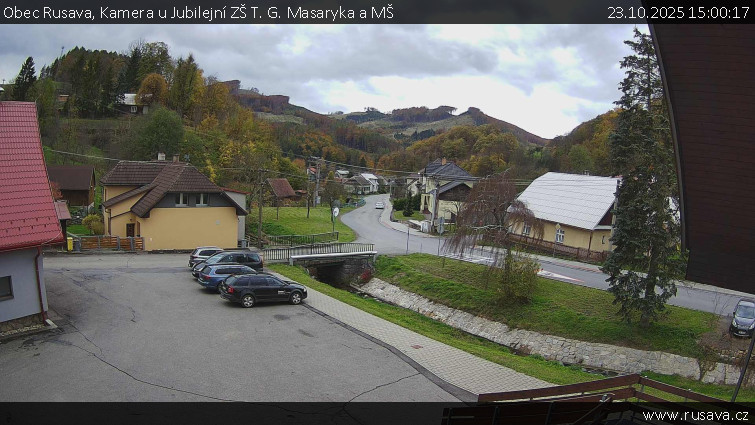Obec Rusava - Kamera u Jubilejní ZŠ T. G. Masaryka a MŠ - 23.10.2025 v 15:00 Obec Rusava - Kamera u Jubilejní ZŠ T. G. Masaryka a MŠ - 23.10.2025 v 15:00