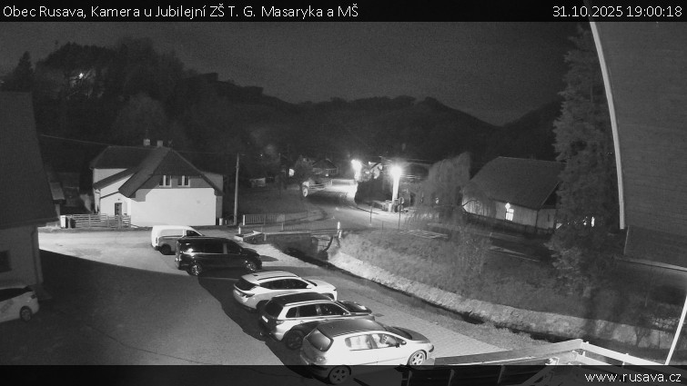 Obec Rusava - Kamera u Jubilejní ZŠ T. G. Masaryka a MŠ - 31.10.2025 v 19:00 Obec Rusava - Kamera u Jubilejní ZŠ T. G. Masaryka a MŠ - 31.10.2025 v 19:00
