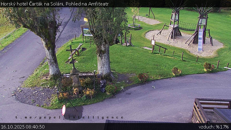 Horský hotel Čarták na Soláni - Pohled na Amfiteatr - 16.10.2025 v 08:40 Horský hotel Čarták na Soláni - Pohled na Amfiteatr - 16.10.2025 v 08:40