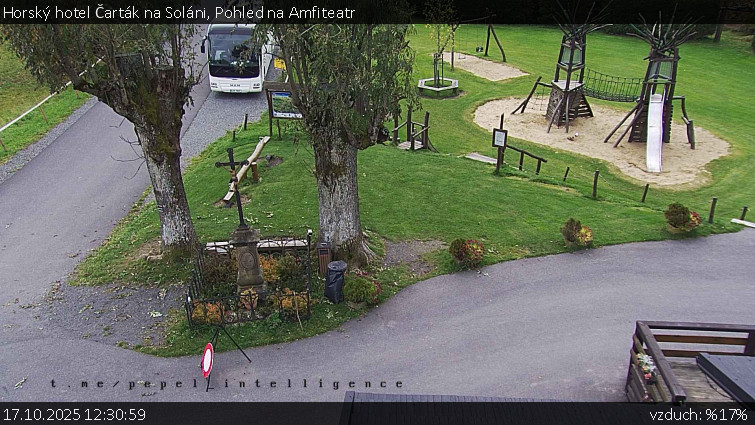 Horský hotel Čarták na Soláni - Pohled na Amfiteatr - 17.10.2025 v 12:30 Horský hotel Čarták na Soláni - Pohled na Amfiteatr - 17.10.2025 v 12:30