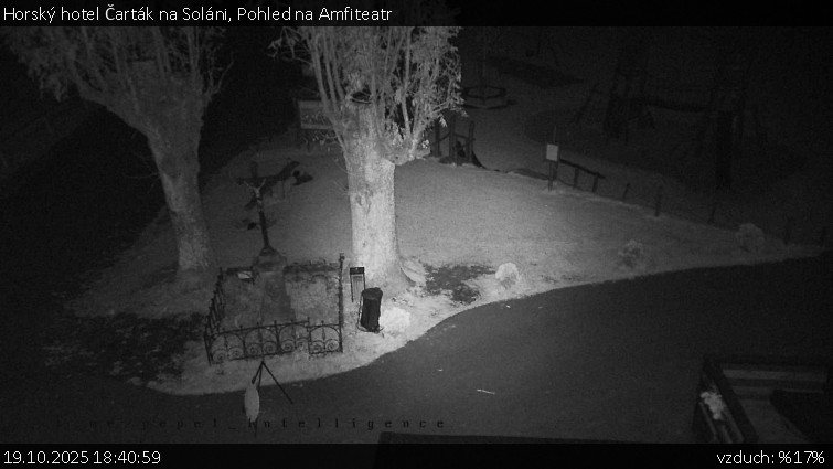 Horský hotel Čarták na Soláni - Pohled na Amfiteatr - 19.10.2025 v 18:40 Horský hotel Čarták na Soláni - Pohled na Amfiteatr - 19.10.2025 v 18:40