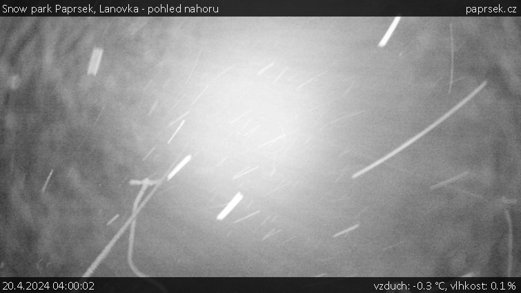Snow park Paprsek - Lanovka - pohled nahoru - 20.4.2024 v 04:00