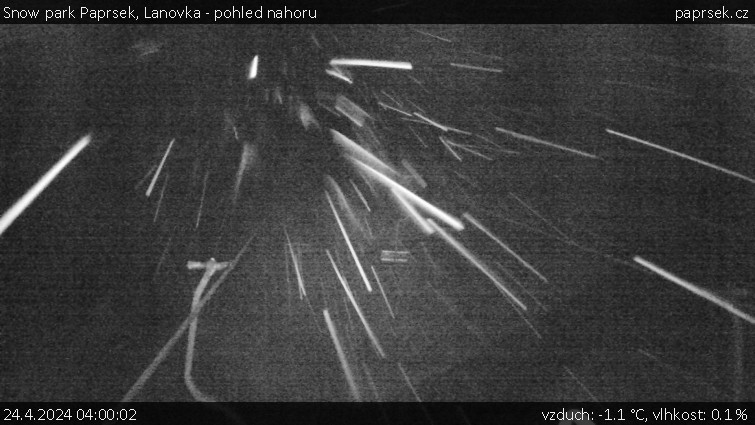 Snow park Paprsek - Lanovka - pohled nahoru - 24.4.2024 v 04:00