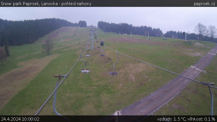 Snow park Paprsek - Lanovka - pohled nahoru - 24.4.2024 v 10:00