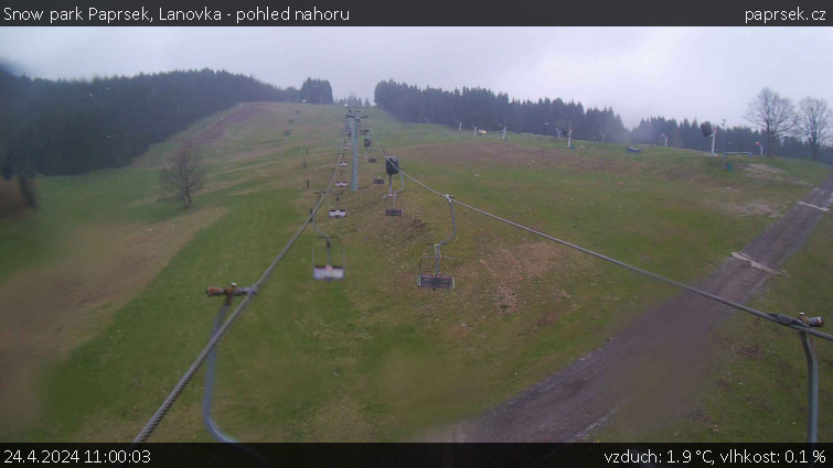 Snow park Paprsek - Lanovka - pohled nahoru - 24.4.2024 v 11:00