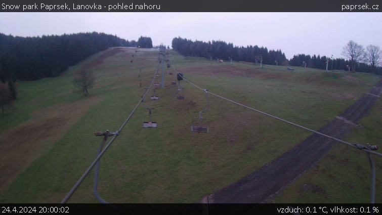 Snow park Paprsek - Lanovka - pohled nahoru - 24.4.2024 v 20:00