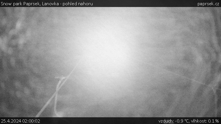 Snow park Paprsek - Lanovka - pohled nahoru - 25.4.2024 v 02:00