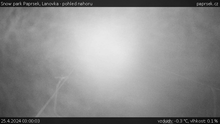 Snow park Paprsek - Lanovka - pohled nahoru - 25.4.2024 v 03:00