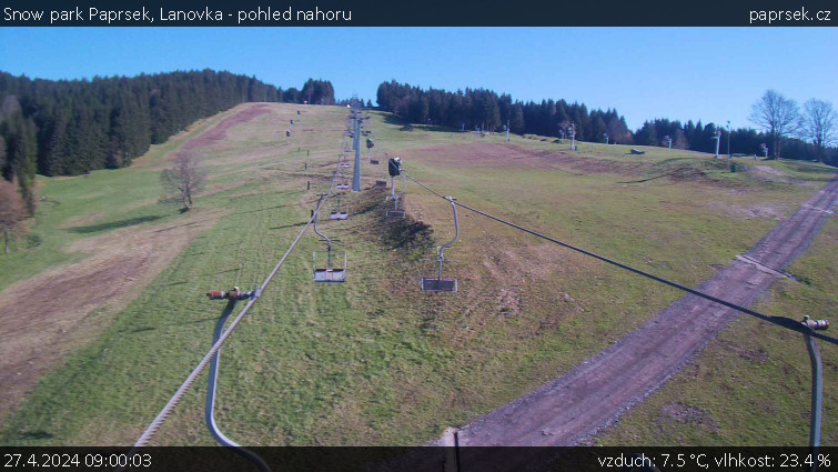 Snow park Paprsek - Lanovka - pohled nahoru - 27.4.2024 v 09:00