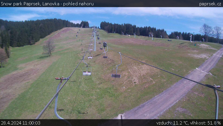 Snow park Paprsek - Lanovka - pohled nahoru - 28.4.2024 v 11:00