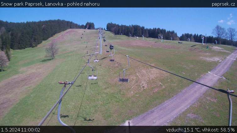 Snow park Paprsek - Lanovka - pohled nahoru - 1.5.2024 v 11:00