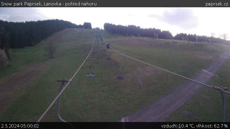 Snow park Paprsek - Lanovka - pohled nahoru - 2.5.2024 v 05:00