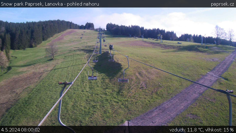 Snow park Paprsek - Lanovka - pohled nahoru - 4.5.2024 v 08:00