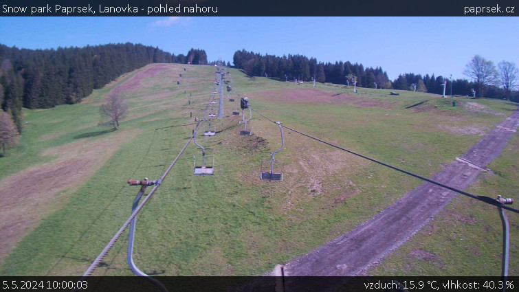 Snow park Paprsek - Lanovka - pohled nahoru - 5.5.2024 v 10:00