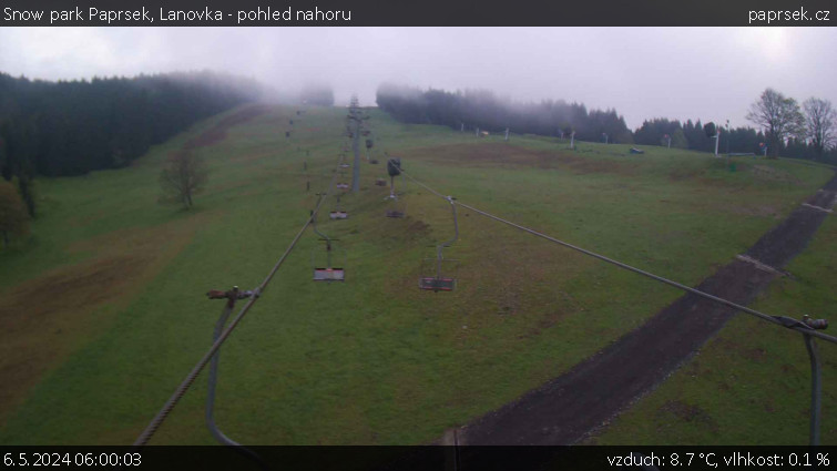 Snow park Paprsek - Lanovka - pohled nahoru - 6.5.2024 v 06:00
