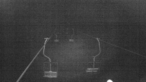 Snow park Paprsek - Lanovka - pohled nahoru - 5.11.2024 v 04:00 Snow park Paprsek - Lanovka - pohled nahoru - 5.11.2024 v 04:00