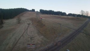 Snow park Paprsek - Lanovka - pohled nahoru - 5.11.2024 v 07:00 Snow park Paprsek - Lanovka - pohled nahoru - 5.11.2024 v 07:00