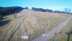 Snow park Paprsek - Lanovka - pohled nahoru - 5.11.2024 v 15:00 Snow park Paprsek - Lanovka - pohled nahoru - 5.11.2024 v 15:00