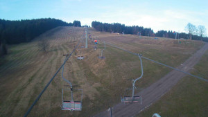 Snow park Paprsek - Lanovka - pohled nahoru - 5.11.2024 v 16:00 Snow park Paprsek - Lanovka - pohled nahoru - 5.11.2024 v 16:00