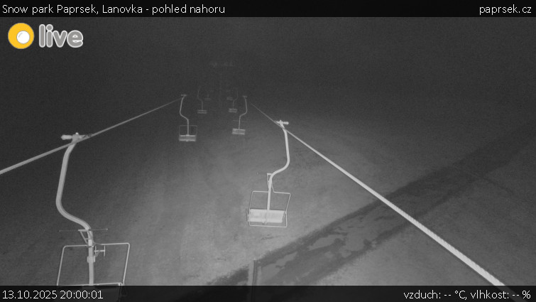 Snow park Paprsek - Lanovka - pohled nahoru - 13.10.2025 v 20:00 Snow park Paprsek - Lanovka - pohled nahoru - 13.10.2025 v 20:00
