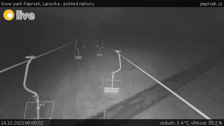 Snow park Paprsek - Lanovka - pohled nahoru - 14.10.2025 v 00:00 Snow park Paprsek - Lanovka - pohled nahoru - 14.10.2025 v 00:00
